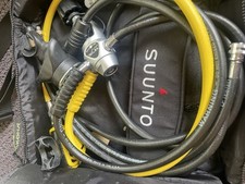 Regolatore polmonare Aqua con computer subacqueo Suunto