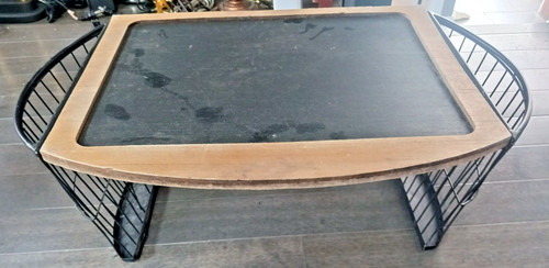 Tavolino atomico moderno