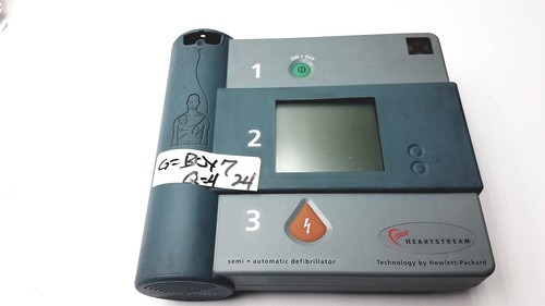 Defibrillatore semiautomatico