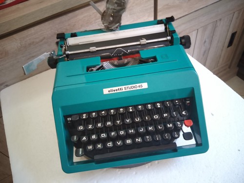 Macchina scrivere olivetti - da,