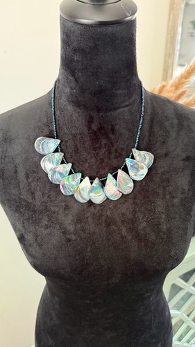Collana iridescente pavone