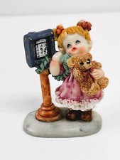 BAMBINA AL TELEFONO E ORSETTO  STATUETTA IN RESINA VINTAGE ANNI 70 DA COLLEZIONE