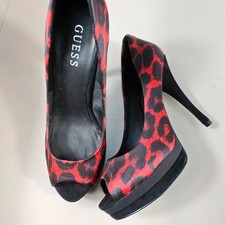 Tacchi Guess rosso nero stampa
