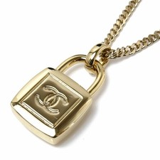 CHANEL Cadena Lock Long