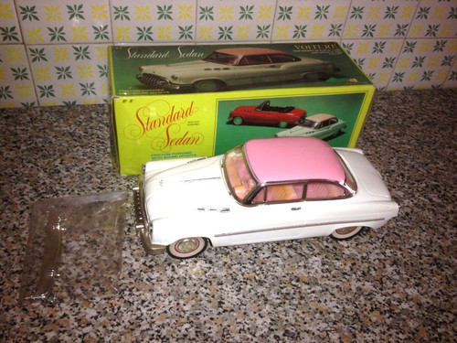 Latta macchina standard sedan - standard,
