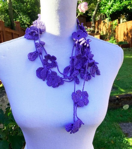 Collana fantasia fiorita