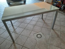 Tavolo Da Cucina In Vetro Bianco E Alluminio Satinato. Misure: 140x80cm. 6 Pers