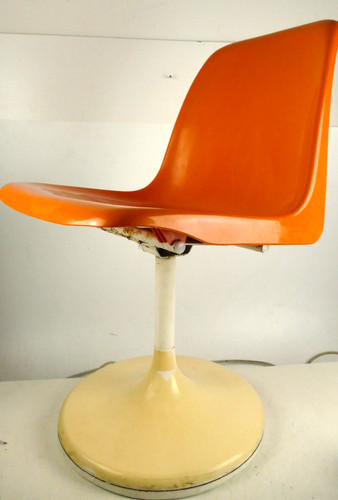 Sedia arancione tulipano