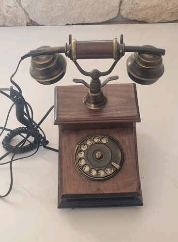 Vecchio telefono rotella - telefono,