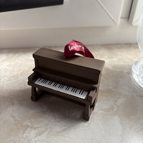 Taylor swift acoustic piano - taylor,