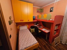 cameretta a ponte compresa di letto, scrivania , comodino ,settimino e armadio