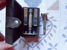 2 rasoi vintage e 2 scatoline X lamette  marca gillette VEDI DESCRIZIONE