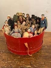 Serie di marionette-personaggi