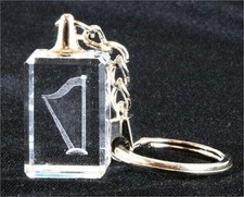 Cubo di cristallo inciso al