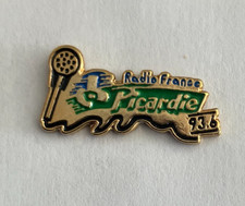 104 - Pin's MICRO RADIO FRANCE PICARDIE 93.6