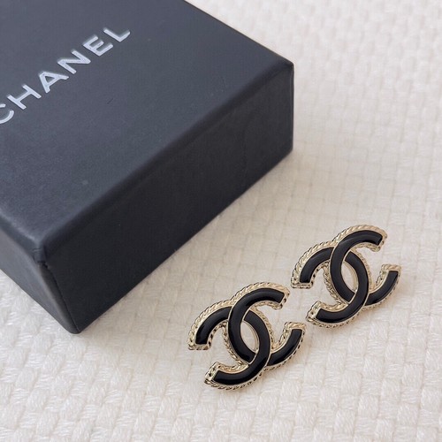 Chanel turn lock gold - turn,