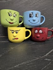 Lotto N 4 Tazze Grandi  con faccine in rilievo