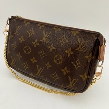 LOUIS VUITTON Pochette