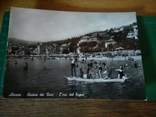 147007 alassio vecchia cartolina  l ora del bagno bambini su moscone pattino 