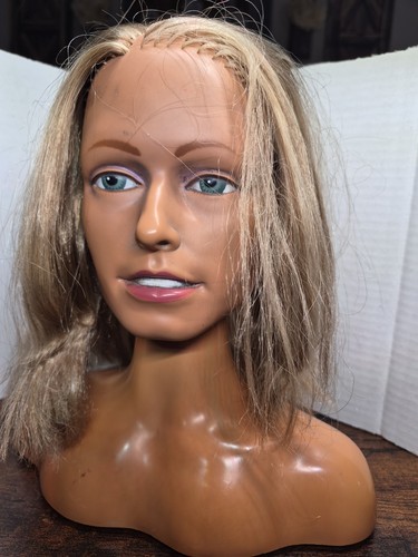 Farrah glamour center 1977 - farrah's,