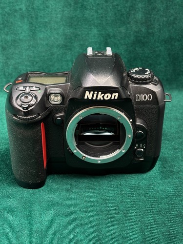 Solo corpo fotocamera nikon - solo,