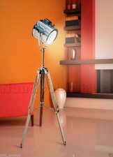 Fari Da Studio A Treppiede In