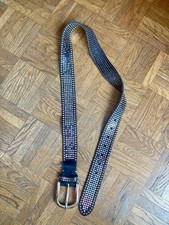 Cintura in pelle con borchie