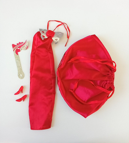 Barbie jewel secrets fashions - barbie,