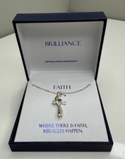 Collana con ciondolo croce