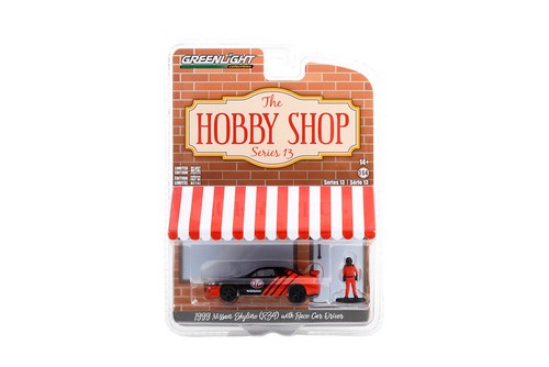 Guidatore auto corsa nissan - da,