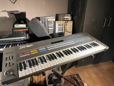 Roland JX 8P mitico sint polifonico dal tipico suono "Roland"