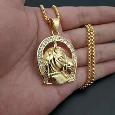 Collana ferro di cavallo