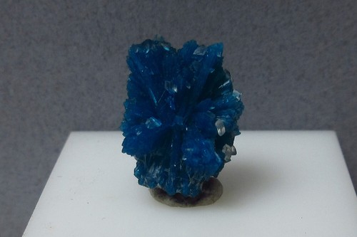 Cavansite con minuscole