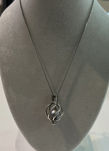 Perla color argento una - perla,