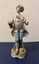 statuina in porcellana di