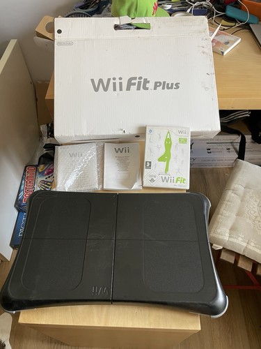 Nintendo wii fit plus - nintendo,