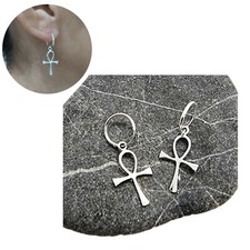 Orecchini a cerchio con croce