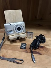 Nikon Coolpix S2500 +