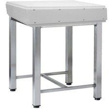 Sgabello con piedi regolabili