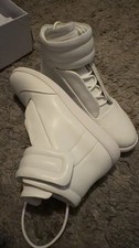 maison margiela futures