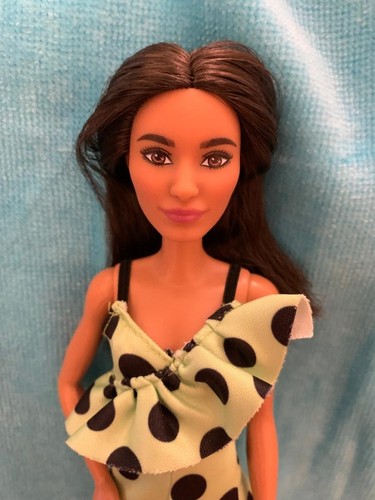 Barbie fashionista 200 - #,