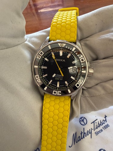 Doxa into ocean shark - ocean,