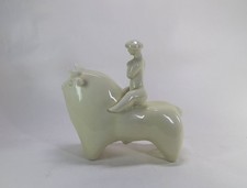 Statua porcellana Veress