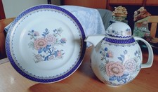 Piatto e Brocca Limoges decorati a mano con motivi floreali policromi