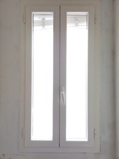 Finestra in alluminio t.t. a due ante color avorio 78.5*154.5 con vetrocamera