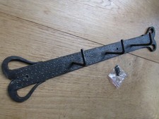 Casetta di campagna fabbro rustico cucina utensili pentola padella gancio binario portapacchi 