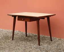 Tavolo con cassetto in rovere con piano d'appoggio in formica, anni '50!