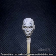 Testa scolpita testa di uomo