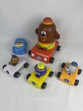 Hey Duggee Red Race insieme a