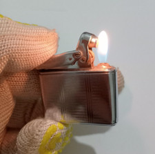 Antico accendino a gas Colibri